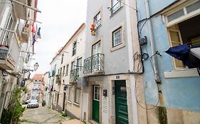 024 B - Cosy Retreat In Madragoa -Lisbon